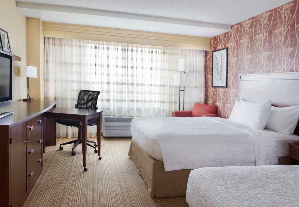 คอร์ตยาร์ด เดนเวอร์ แอร์พอร์ต Hotel ภายนอก รูปภาพ