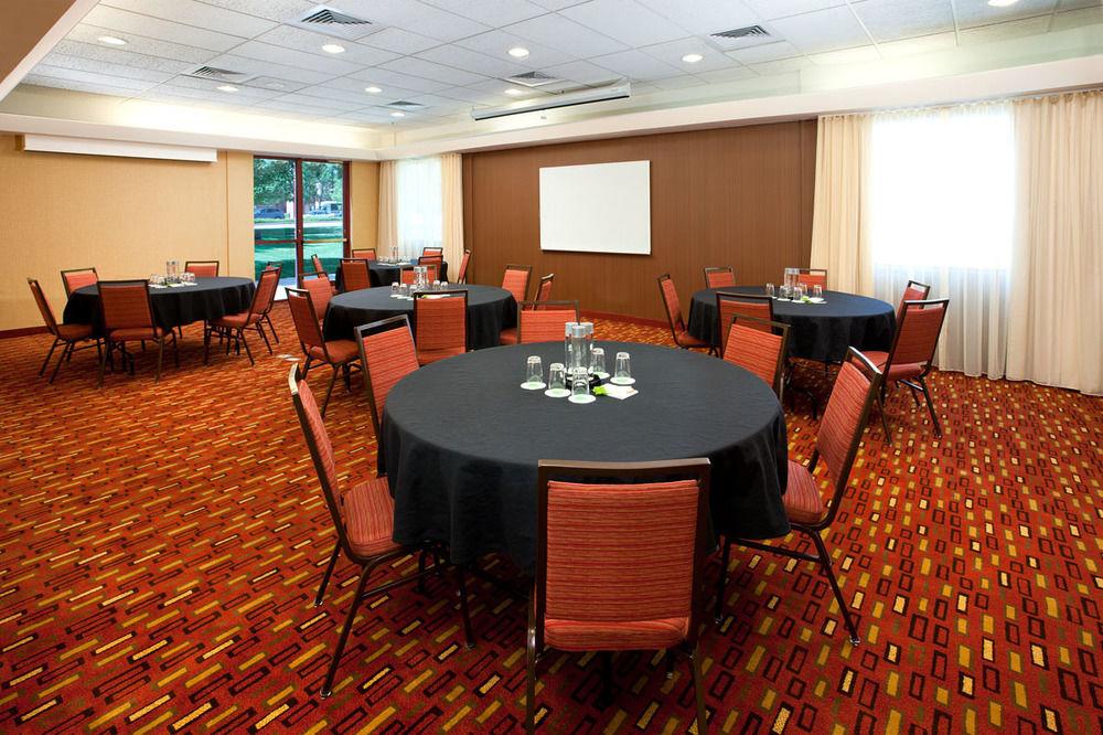 คอร์ตยาร์ด เดนเวอร์ แอร์พอร์ต Hotel ภายนอก รูปภาพ