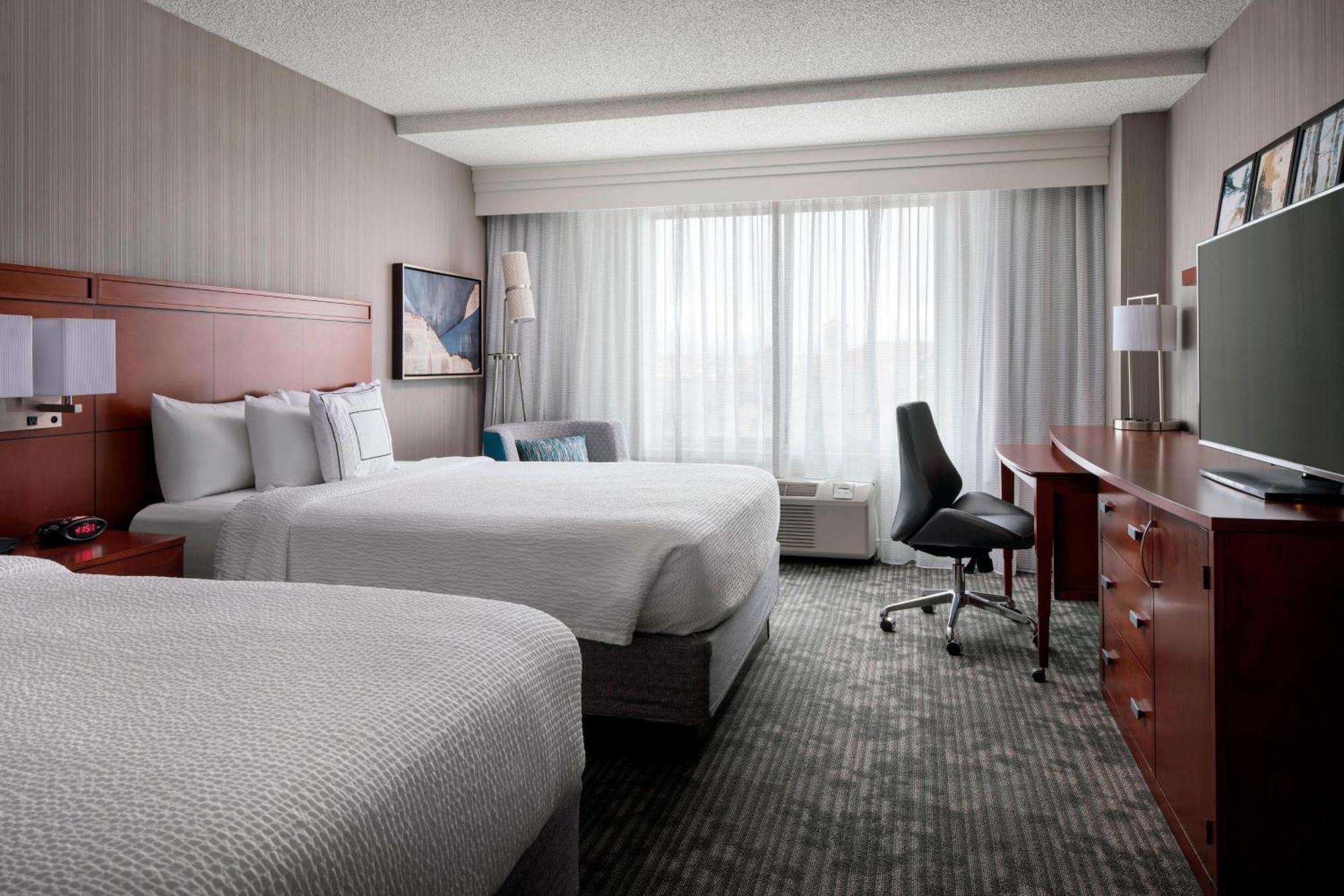 คอร์ตยาร์ด เดนเวอร์ แอร์พอร์ต Hotel ภายนอก รูปภาพ
